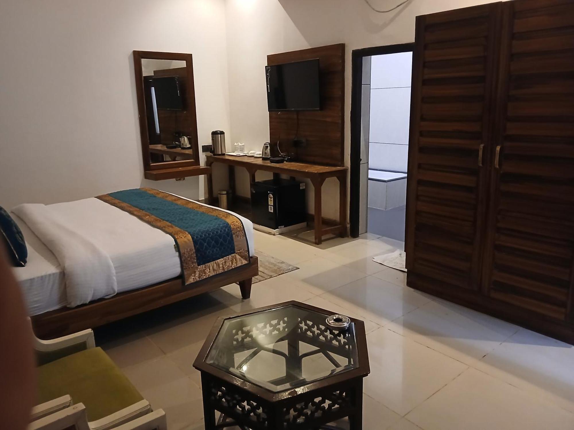 Panna Tiger Resort- Riverside Property Rājgarh Eksteriør bilde